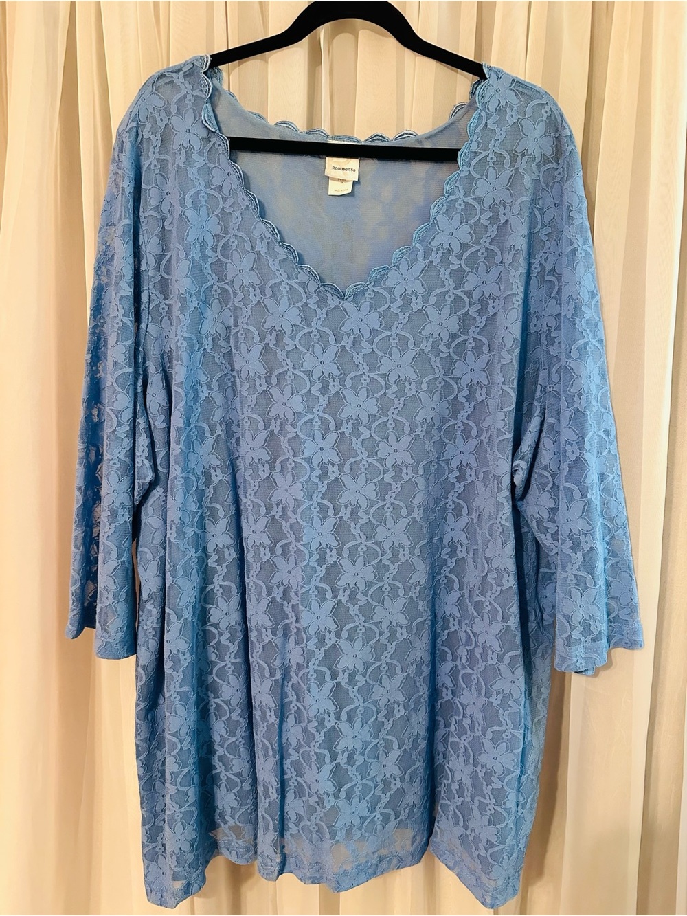 Roman’s Light Blue Lace V-Neck 3/4 sleeve Top Size 4X